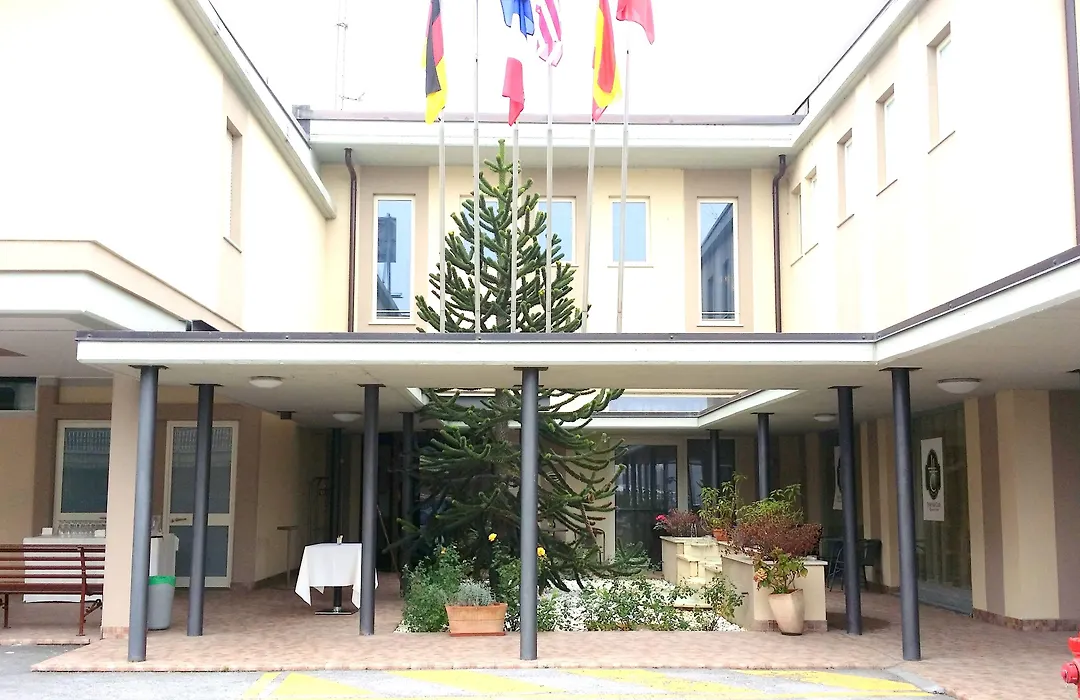 Hotel Villa Cinzia-1